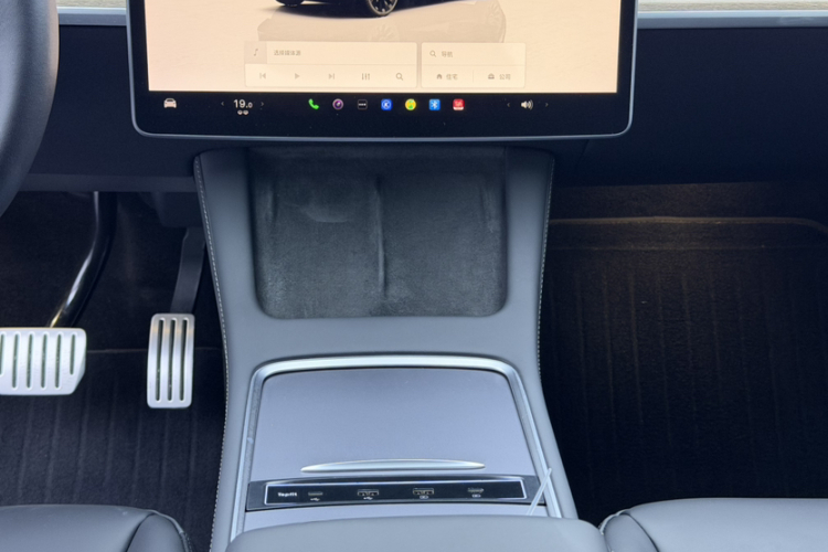 Tesla Model Y 2023 #12 Tesla Model Y 2023 car image #12