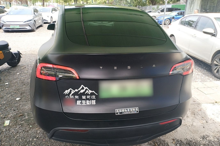 Tesla Model Y 2022 #4 Tesla Model Y 2022 car image #4