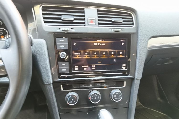 Volkswagen Golf 2019 #13 Volkswagen Golf 2019 car image #13