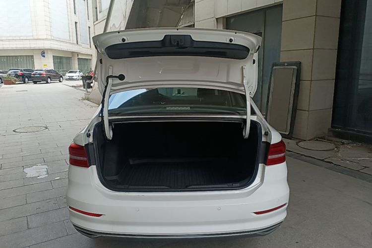 Volkswagen Lavida 2019 #19 Volkswagen Lavida 2019 car image #19