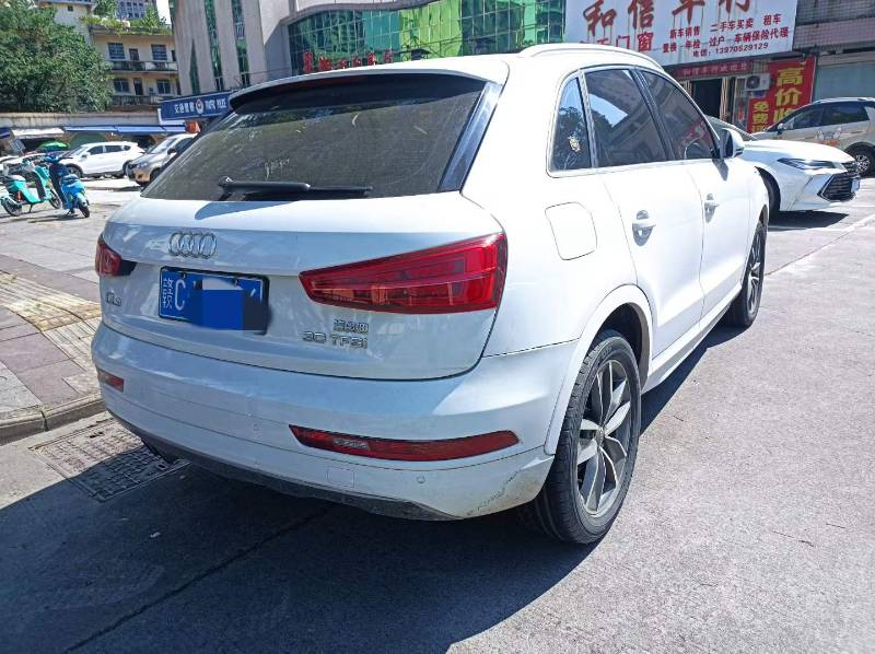 Audi Q3 2019 car image #8