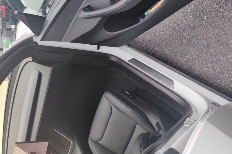 Tesla Model Y 2026 #23 Tesla Model Y 2026 car image #23