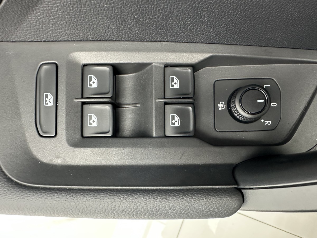 Volkswagen Tharu 2023 immagine di auto #12