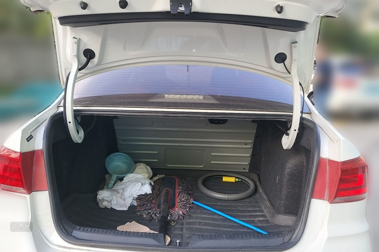Volkswagen Santana 2016 car image #21