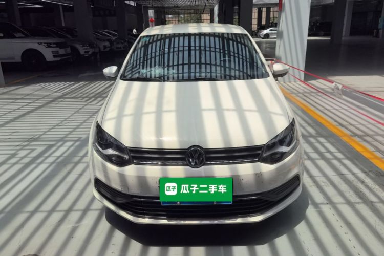 Volkswagen Polo 2019 car image #3