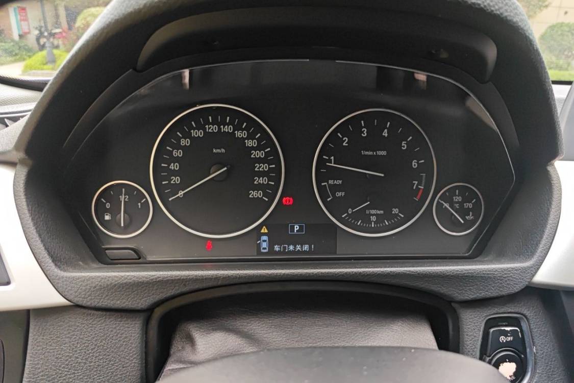 BMW 3 Series 2013 car image #26