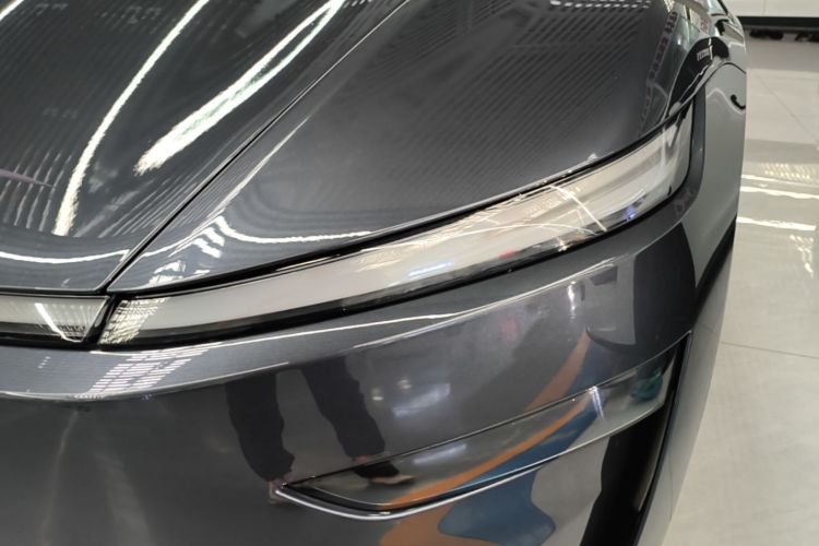 Tesla Model Y 2025 car image #23