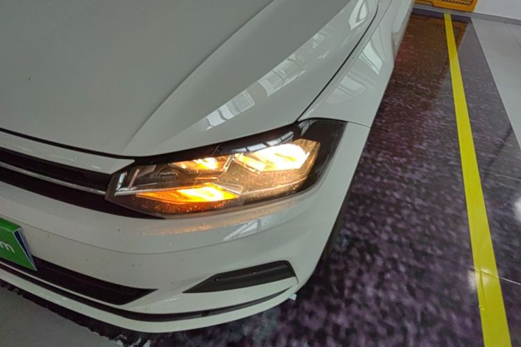 Volkswagen Polo 2020 car image #23