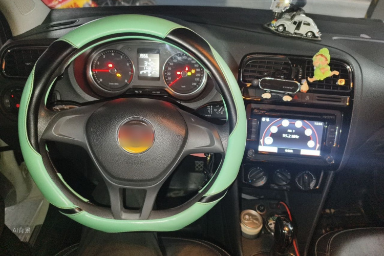 Volkswagen Polo 2014 car image #12