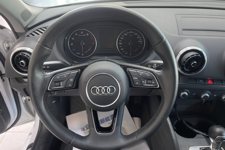 Audi A3 2019 car image #10