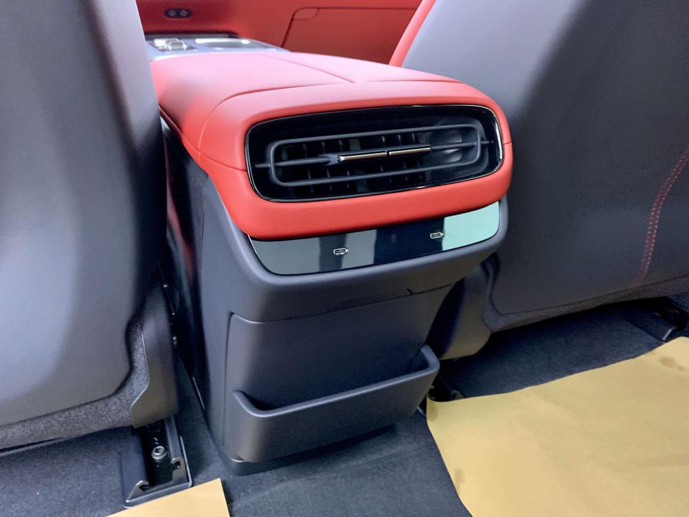 MI SU7 2025 car image #11
