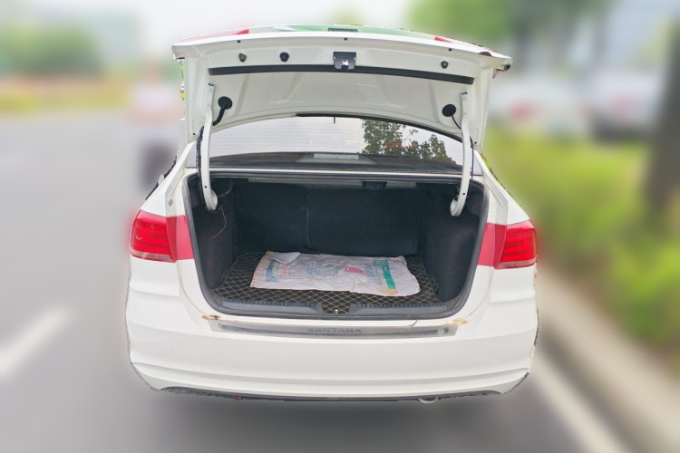 Volkswagen Santana 2017 car image #17