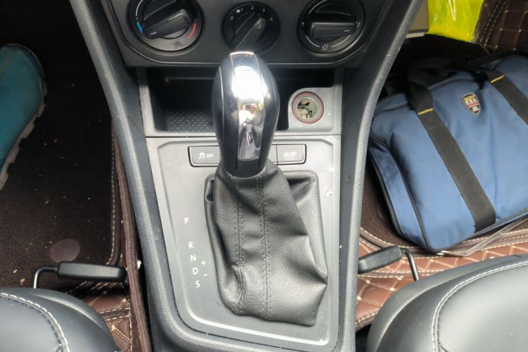 Volkswagen Lavida 2018 car image #14