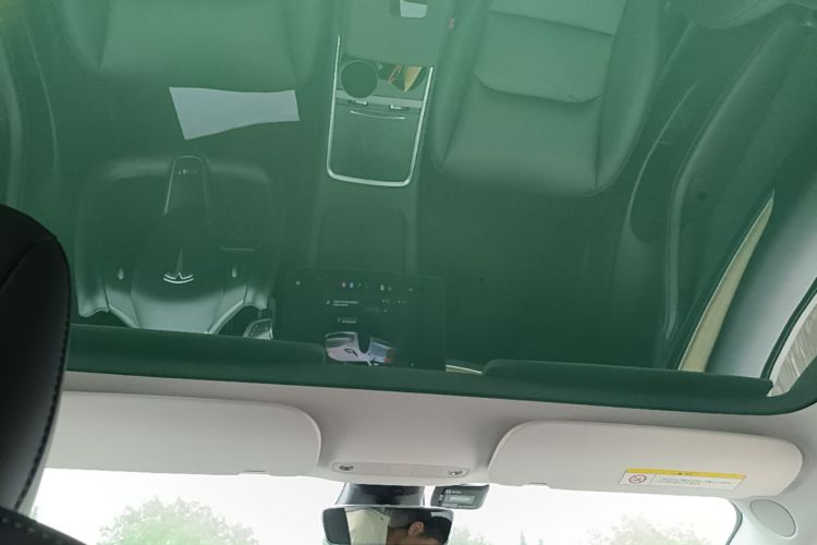 Tesla Model 3 2023 car image #18