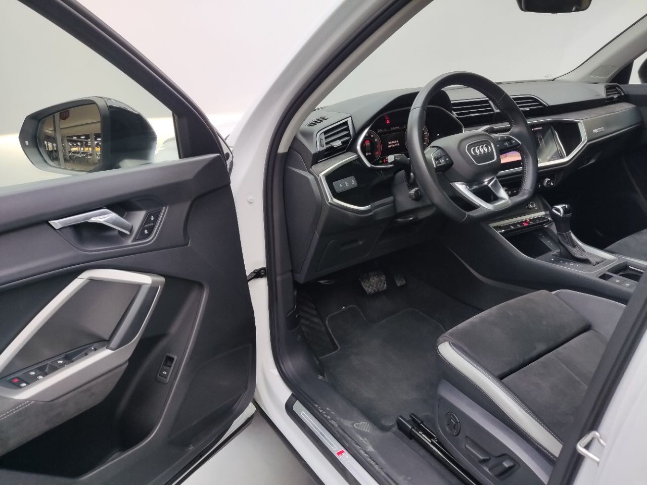 Audi Q3 2022 #8 Audi Q3 2022 car image #8