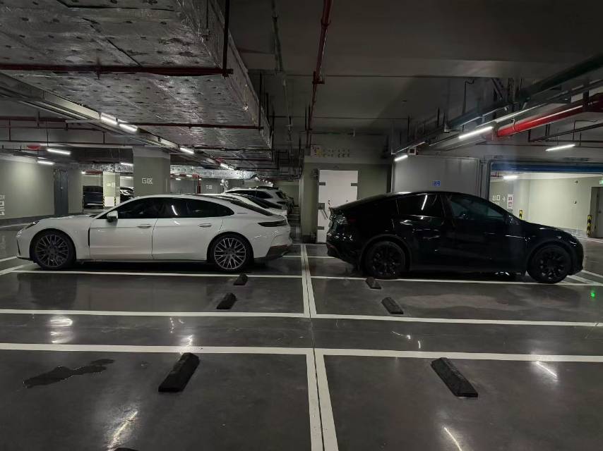 Tesla Model Y 2022 car image #8