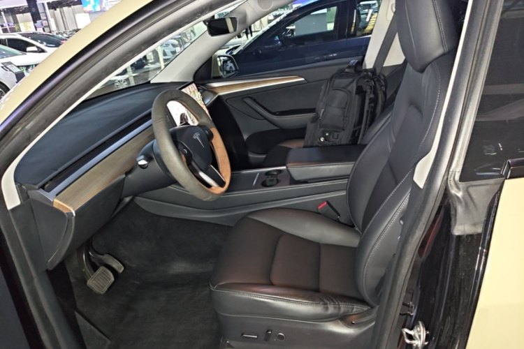 Tesla Model Y 2021 #19 Tesla Model Y 2021 car image #19