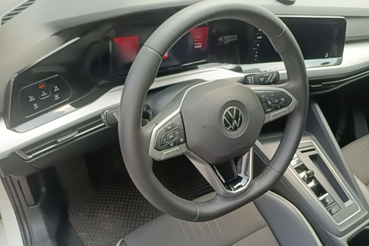 Volkswagen Golf 2024 car image #11