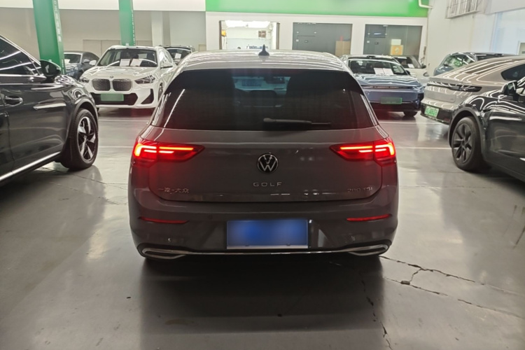 Volkswagen Golf 2023 car image #4