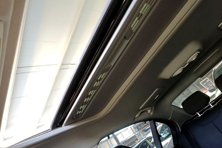 BMW 3 Series 2017 #18 BMW 3 Series 2017 car image #18