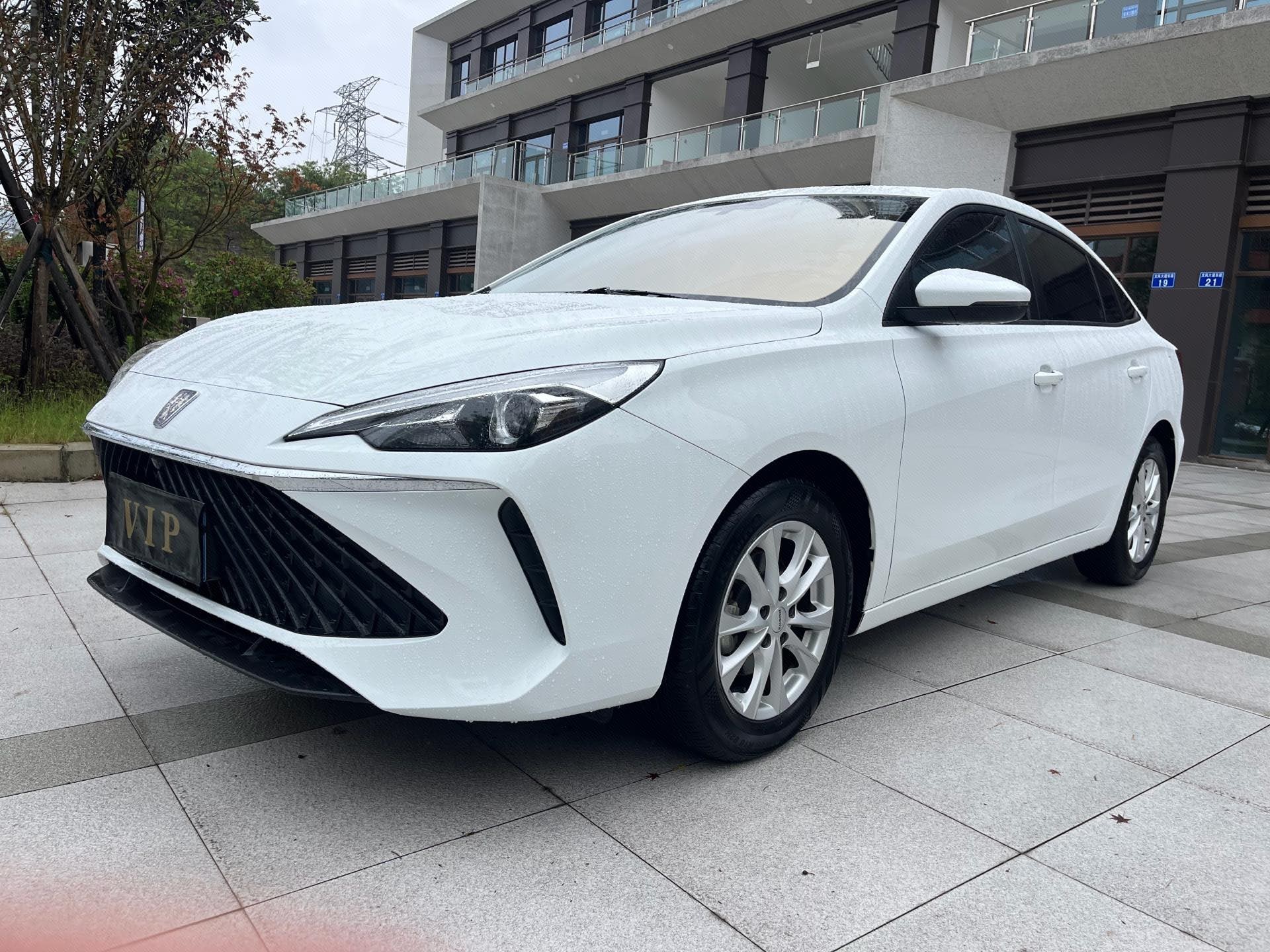 Roewe i5 2024 Roewe i5 2024 car image