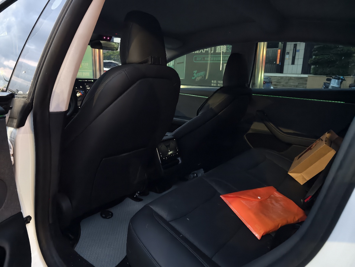 Tesla Model 3 2025 car image #4