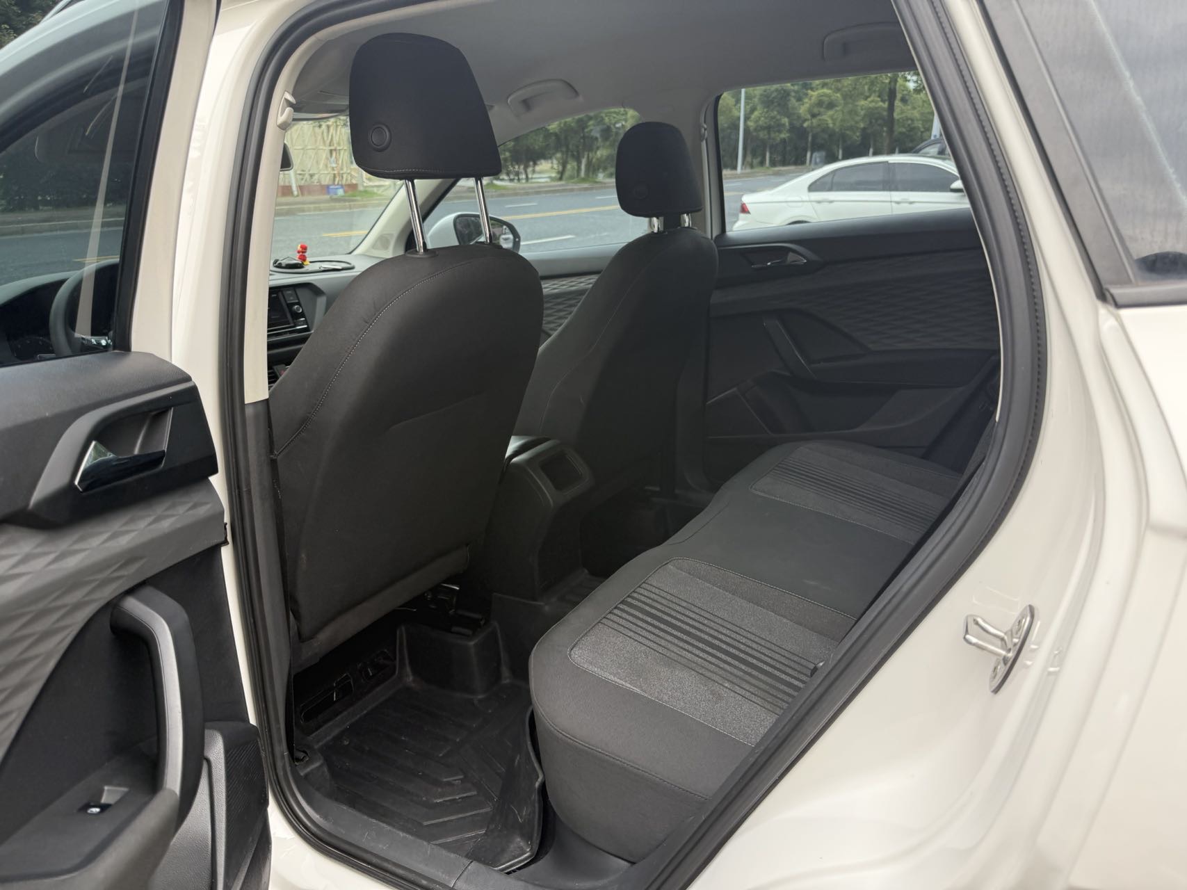Volkswagen Tharu 2020 car image #7