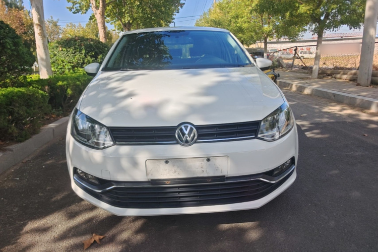 Volkswagen Polo 2016 car image #3