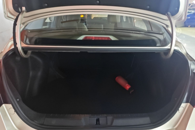 GEELY Emgrand 2019 #19 GEELY Emgrand 2019 car image #19
