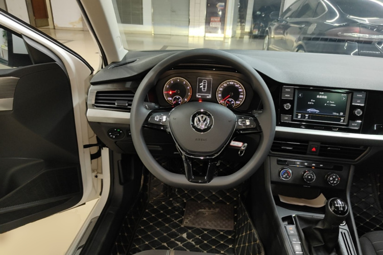 Volkswagen Lavida 2019 #11 Volkswagen Lavida 2019 car image #11