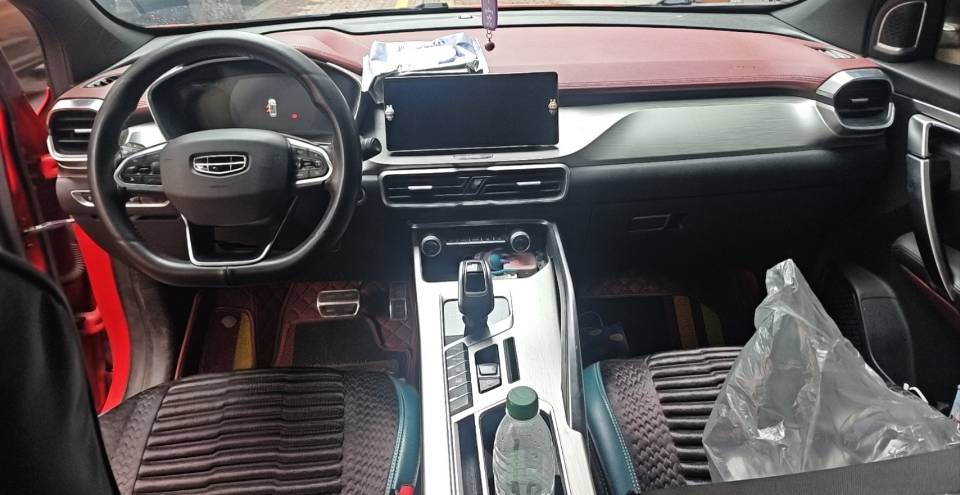 GEELY Coolray 2020 immagine di auto #2