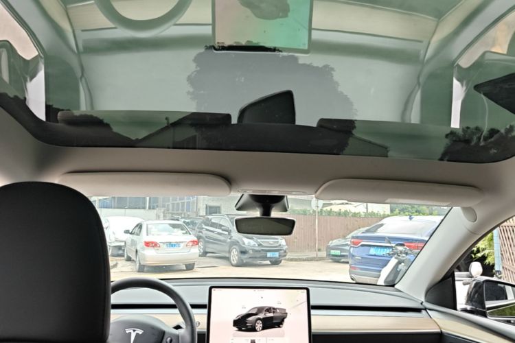 Tesla Model Y 2022 #18 Tesla Model Y 2022 car image #18