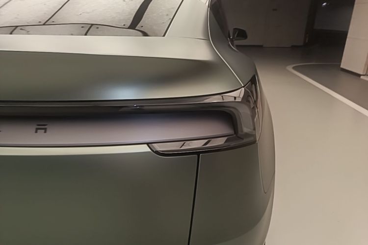 Tesla Model Y 2025 car image #8