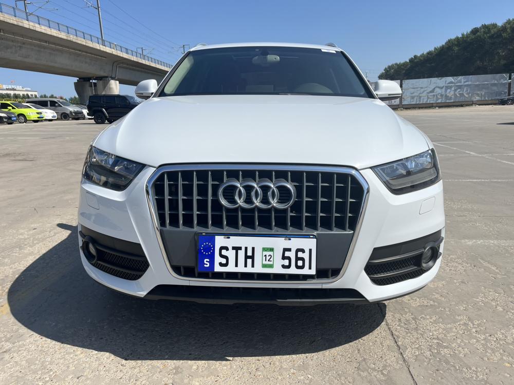 Audi Q3 2015 car image #2