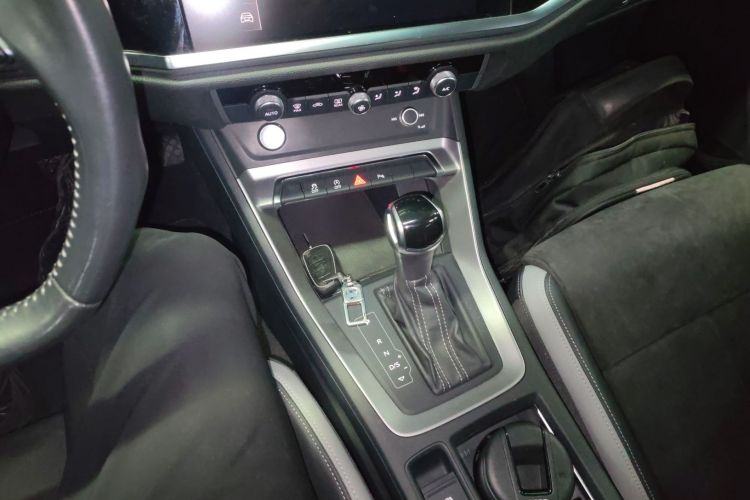 Audi Q3 2019 #14 Audi Q3 2019 car image #14