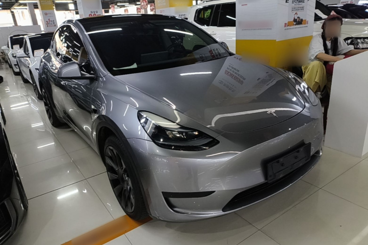 Tesla Model Y 2024 #6 Tesla Model Y 2024 car image #6