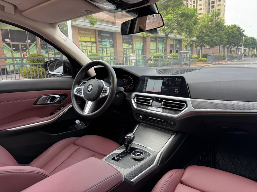 BMW 3 Series 2020 car image #17