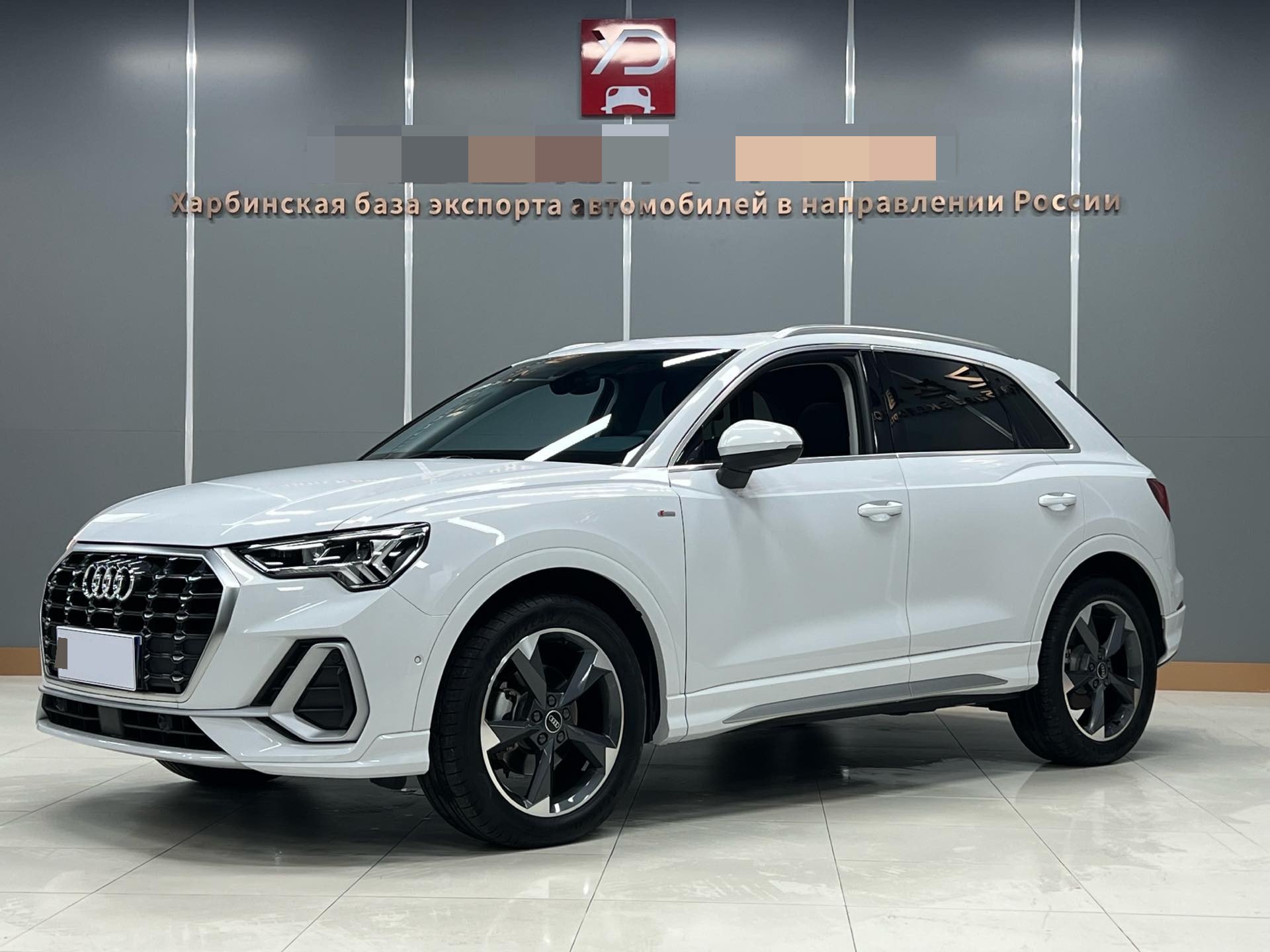 Audi Q3 2023 car image 