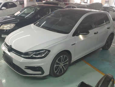 Volkswagen Golf 2018 car image 