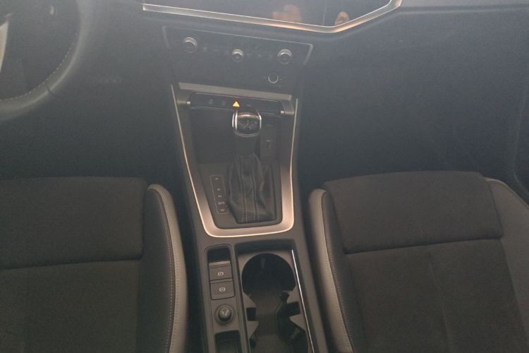 Audi Q3 2019 #14 Audi Q3 2019 car image #14