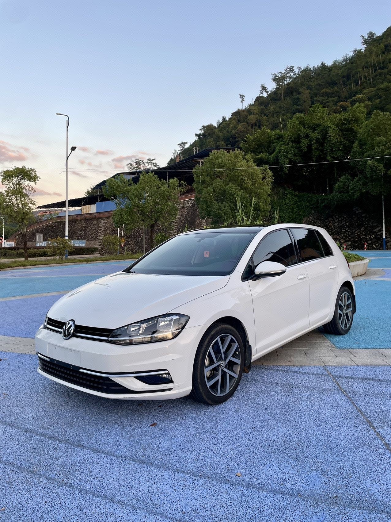2020 2020 car image