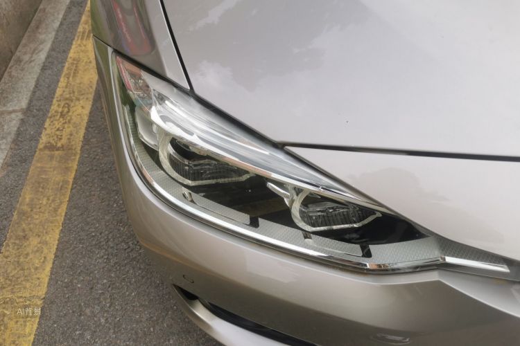 BMW 3 Series 2018 #8 BMW 3 Series 2018 car image #8
