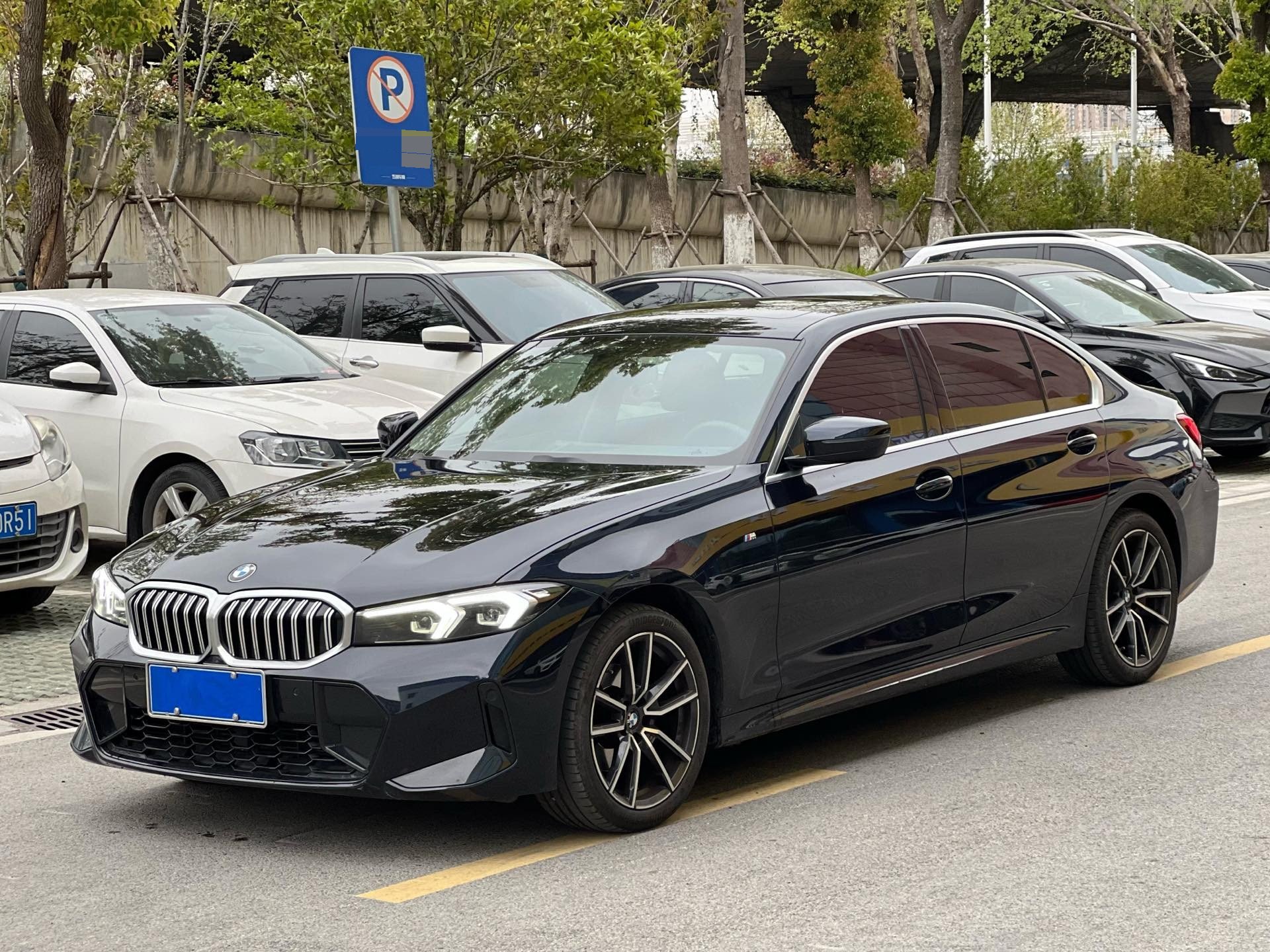 BMW 3 Series 2023 BMW 3 Series 2023 car image