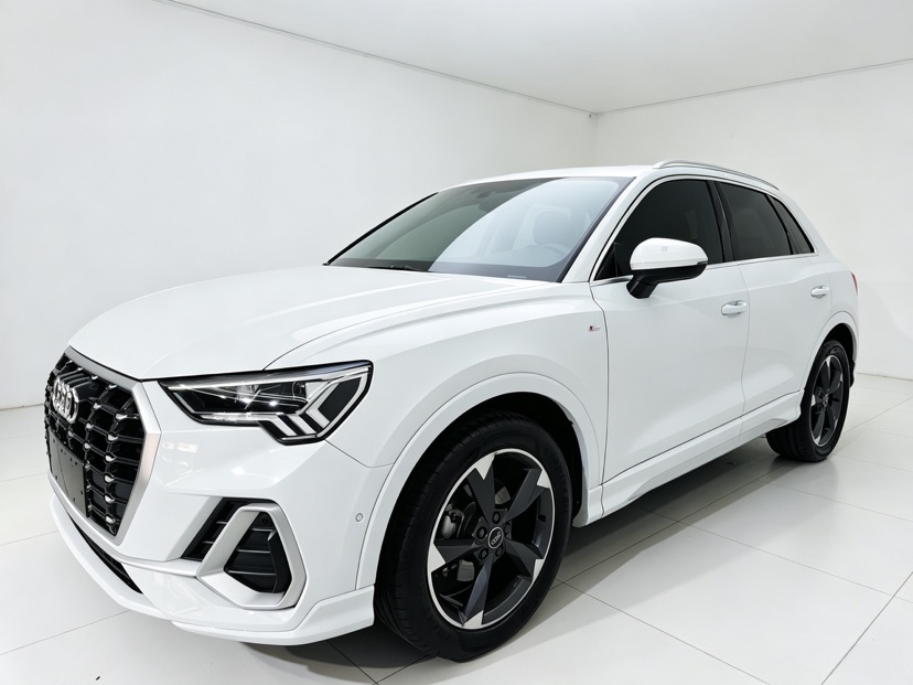 Audi Q3 2023 Audi Q3 2023 immagine di auto