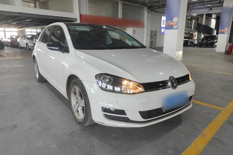 Volkswagen Golf 2017 car image #4