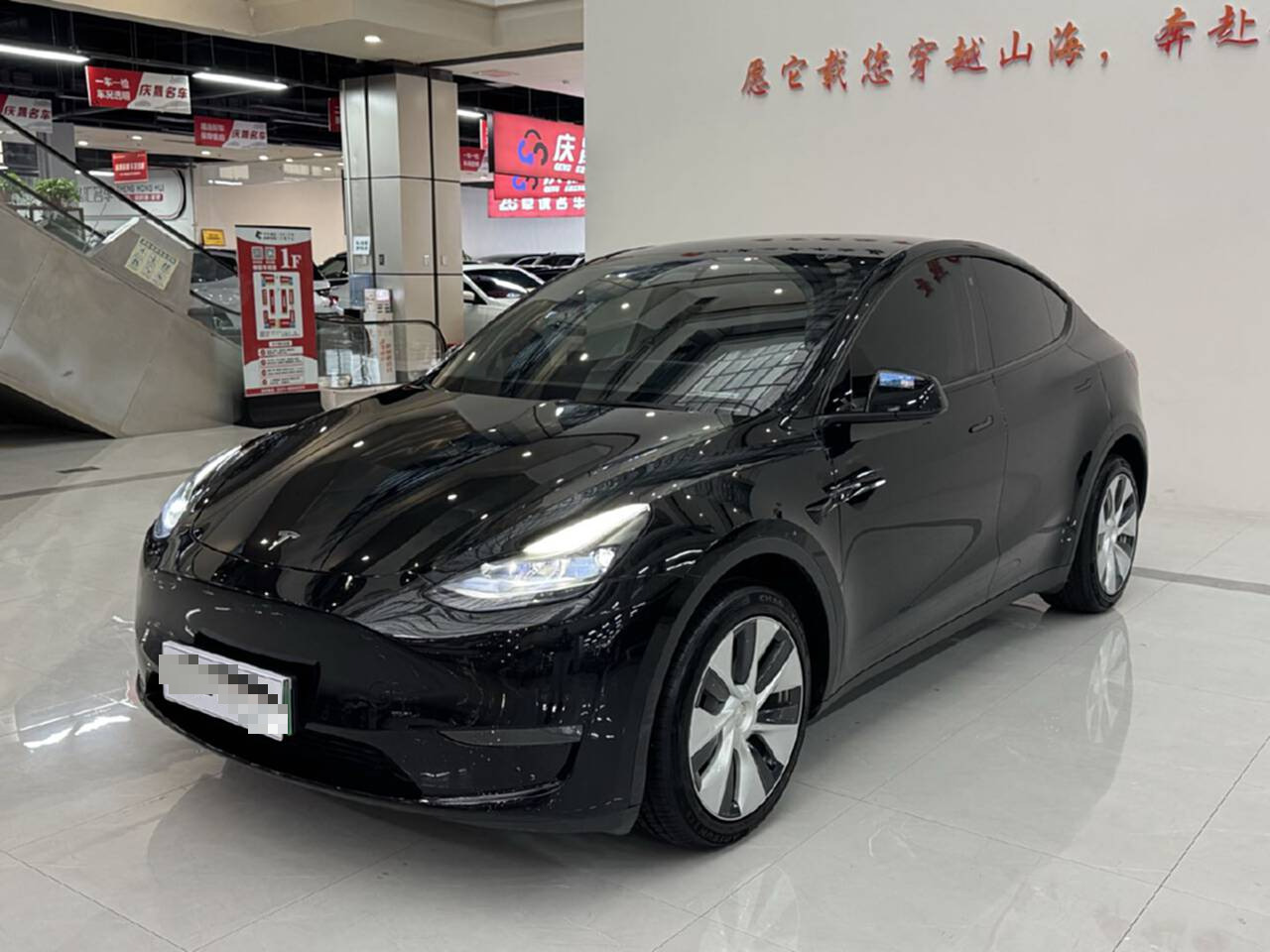 Tesla Model Y 2021 car image #2
