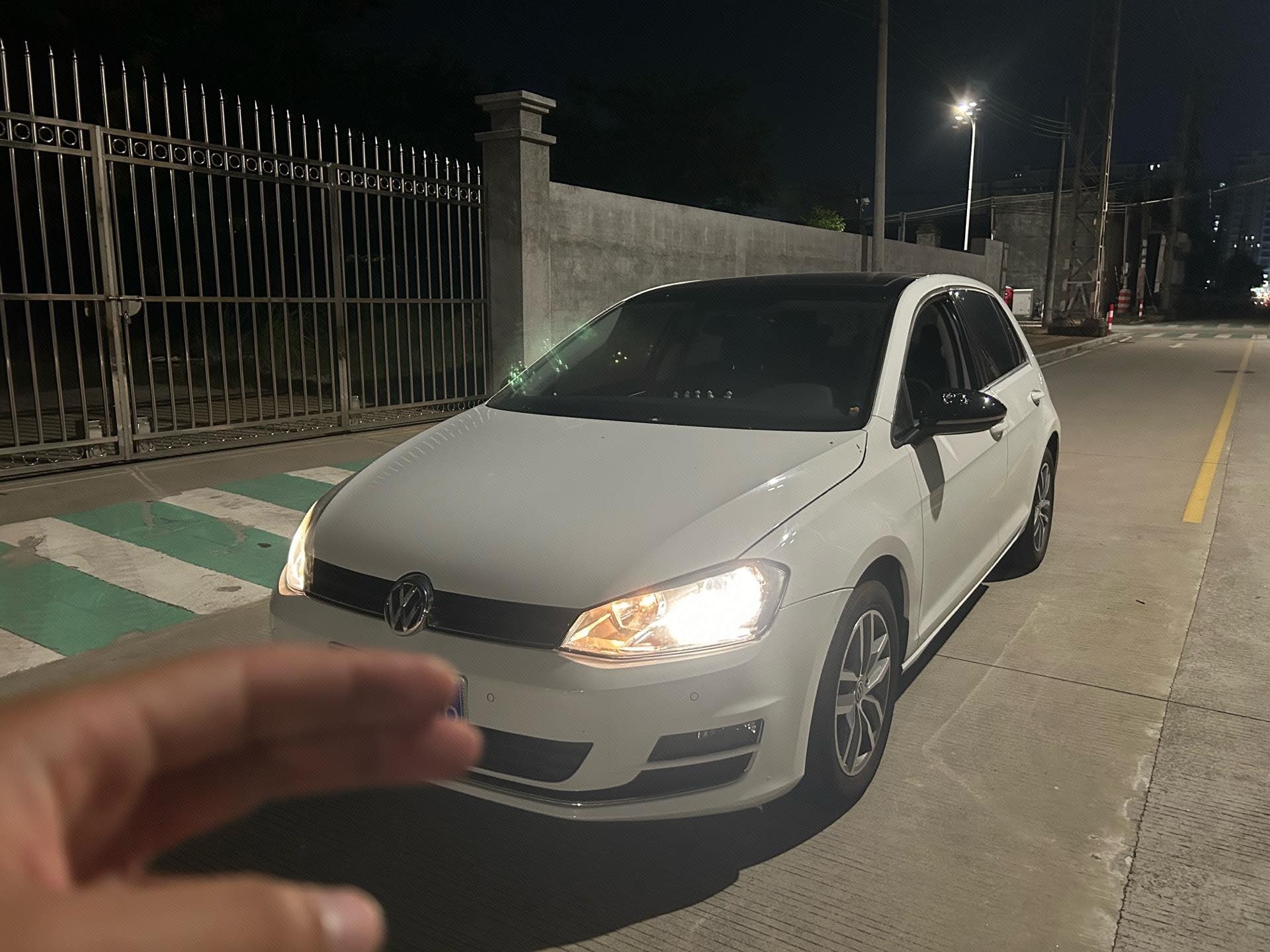 2017 2017 car image