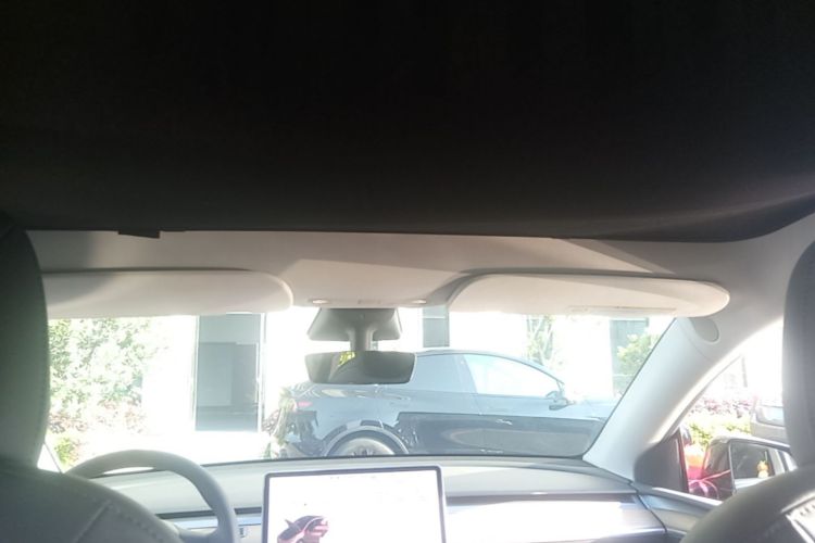Tesla Model Y 2021 #18 Tesla Model Y 2021 car image #18