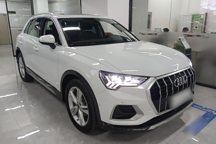 Audi Q3 2021 #4 Audi Q3 2021 изображение автомобиля #4