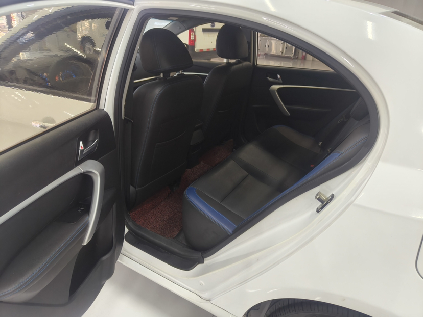 GEELY Emgrand New Energy 2018 car image #3